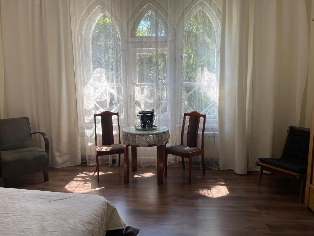 Willa Dina Milanowek Buitenkant foto